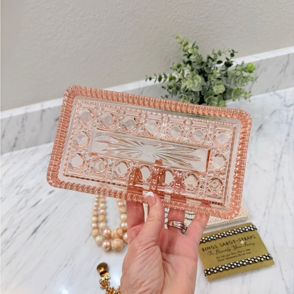 ♥️RESERVED♥️ 1950’s Rhinestone Shoe Straps, Sweater Clip, Beaded Bag, BKE Brooch - Picture 14 of 16